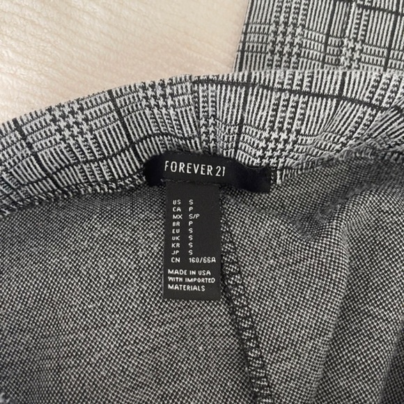 Forever 21 - Picture 2 of 2